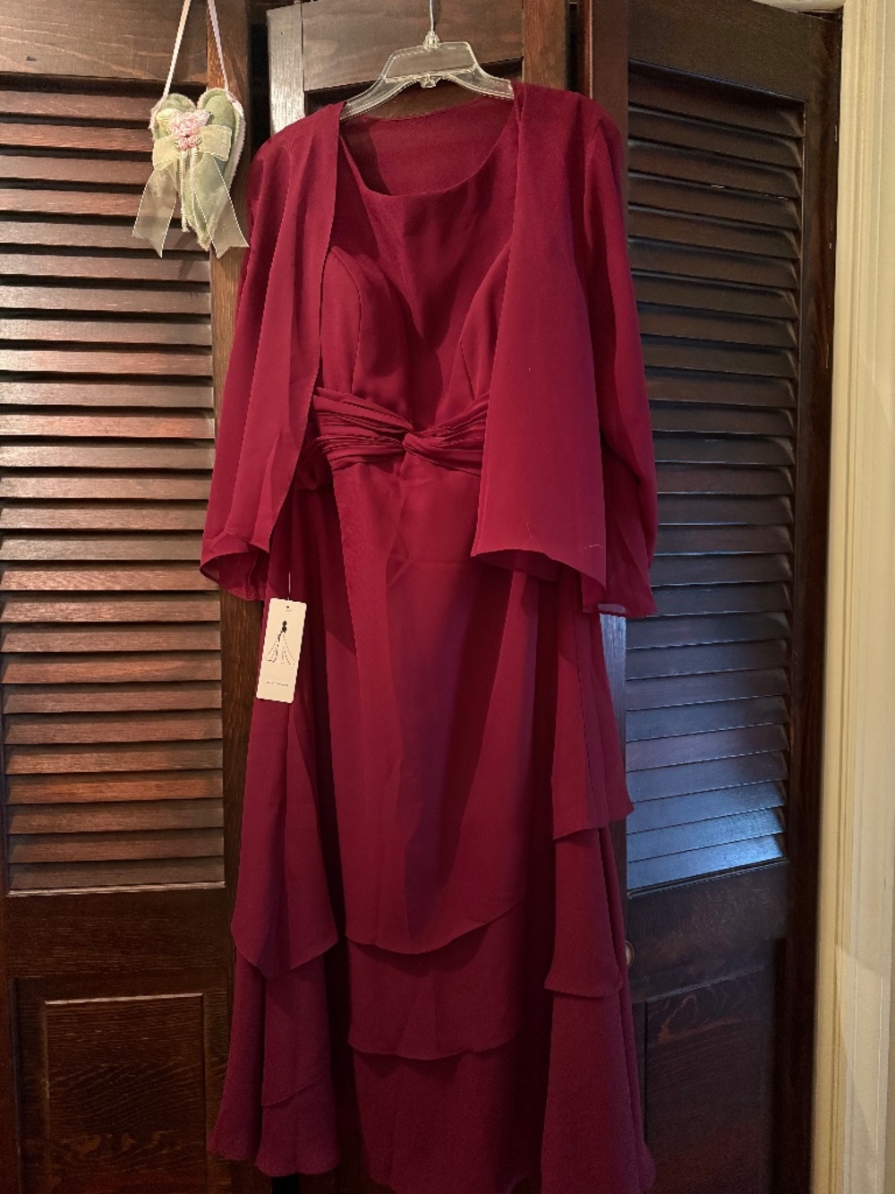 NEW 2 PIECE MOTHER OF BRIDE DRESS W/JACKET SIZE 14-COLOR: CHARDONAY